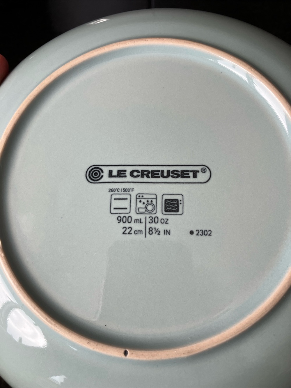 Le Creuset light blue “sea salt” ceramic pasta bowls (set of 2) like new - Picture 2 of 3